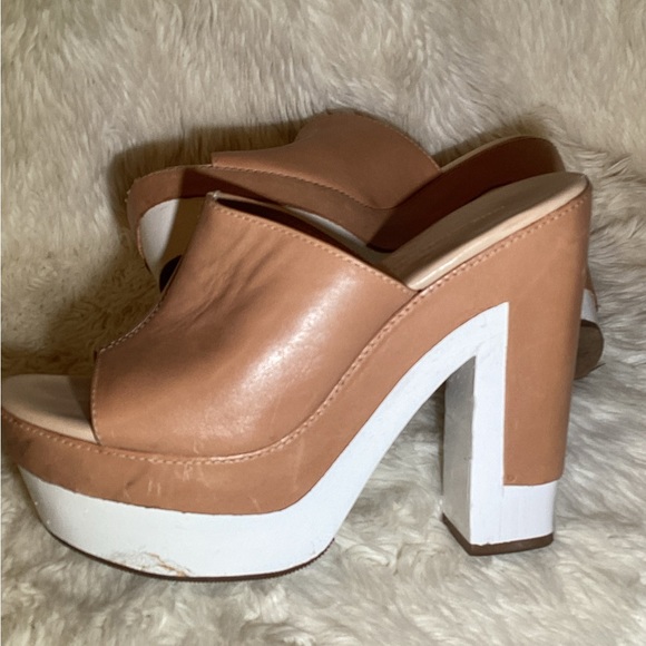 Diane Von Furstenburg heel sandals size 7 - Picture 5 of 8